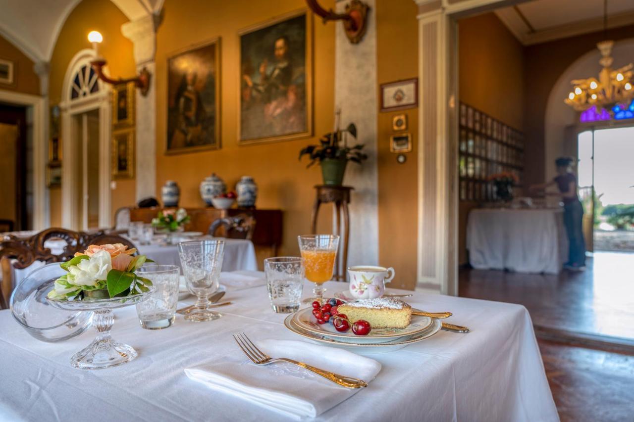 Bed and Breakfast Palazzo Cavagna Sangiuliani Bereguardo Exterior foto